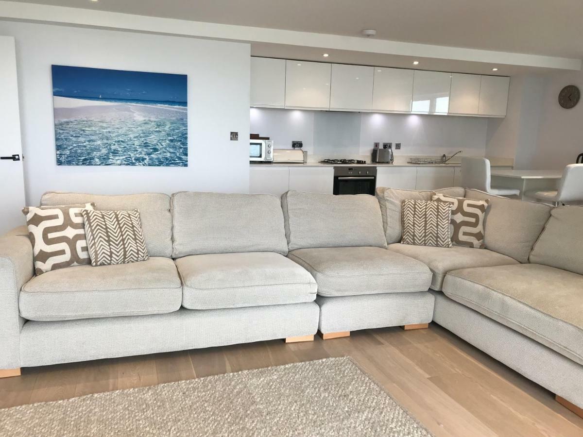 6 Ocean Gate Apartment New Quay エクステリア 写真