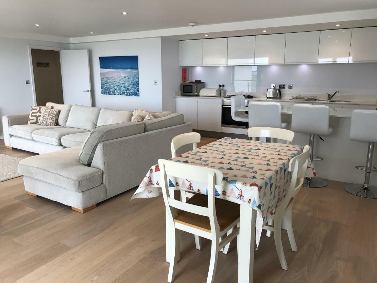 6 Ocean Gate Apartment New Quay エクステリア 写真